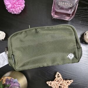 1L Everywhere Crossbody Bag